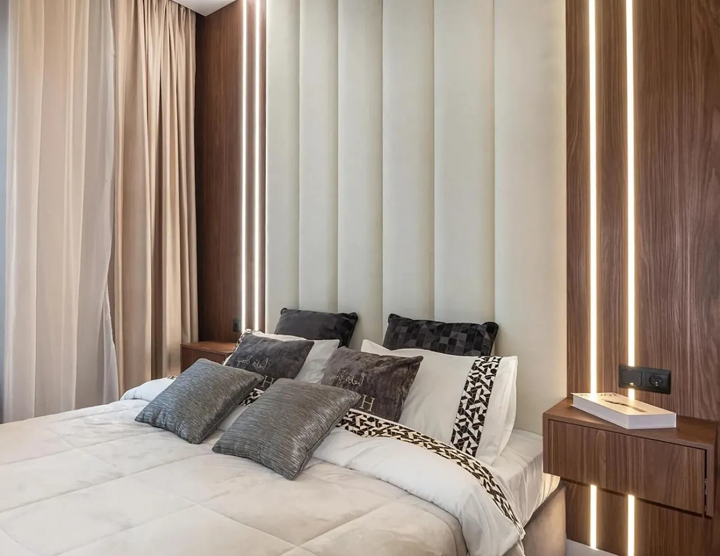 Marc & Spacious And Bright Apartment Antwerp