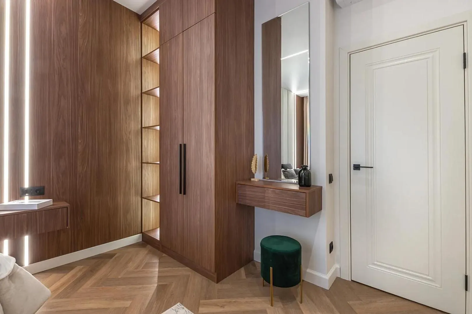 Marc & Spacious And Bright Apartment Antwerp