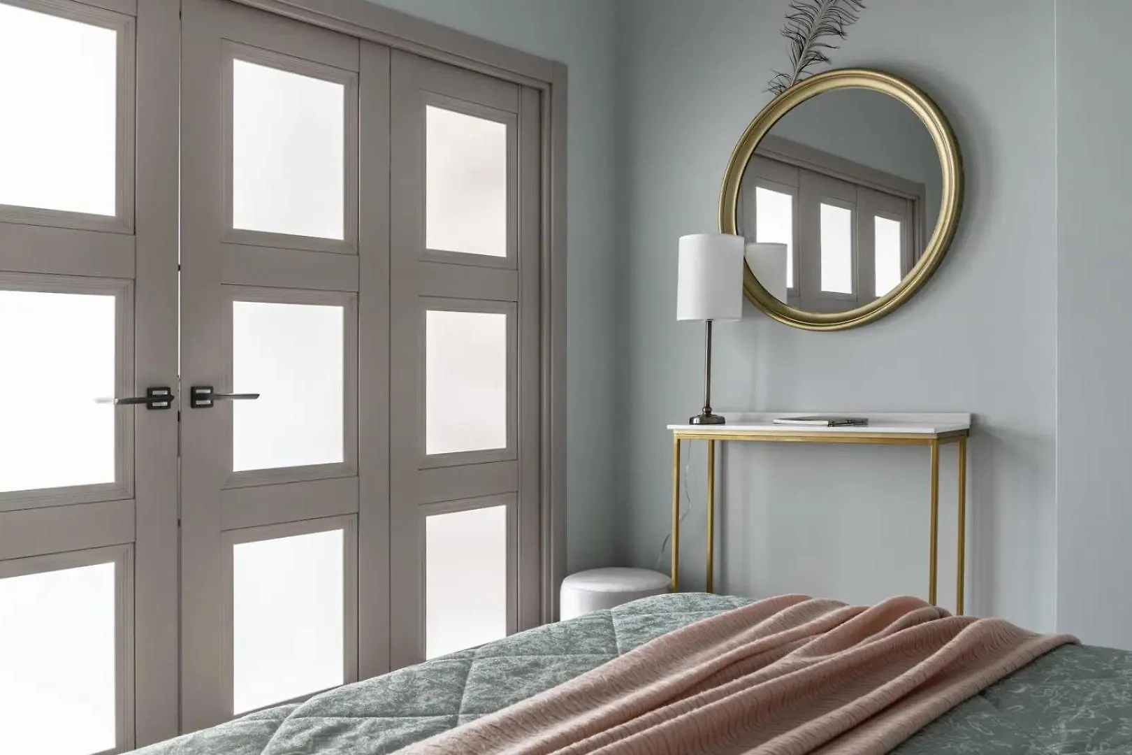 Marc & Spacious And Bright Apartment Antwerp