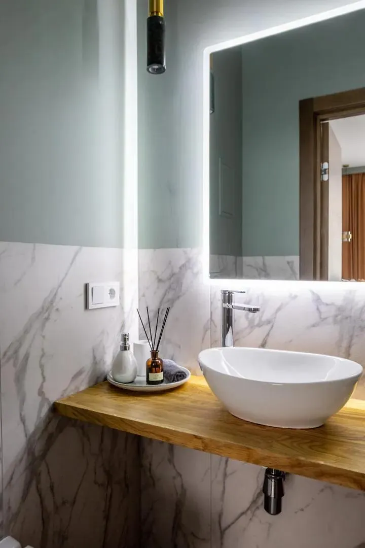Marc & Spacious And Bright Apartment Antwerp