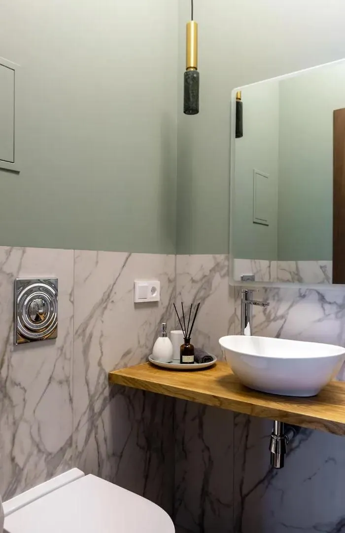 Marc & Spacious And Bright Apartment Antwerp